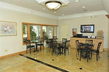 Whitney Inn & Suites Hamden Exterior photo